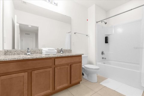 Townhouse in Davenport, Florida 4 bedrooms, 202.9 sq.m. № 1592821 - photo 21