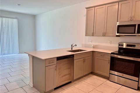Adosado en alquiler en Kissimmee, Florida, 3 dormitorios, 166.57 m2 № 1883328 - foto 7