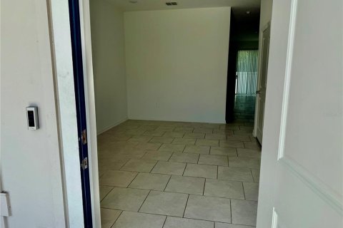 Adosado en alquiler en Kissimmee, Florida, 3 dormitorios, 166.57 m2 № 1883328 - foto 4