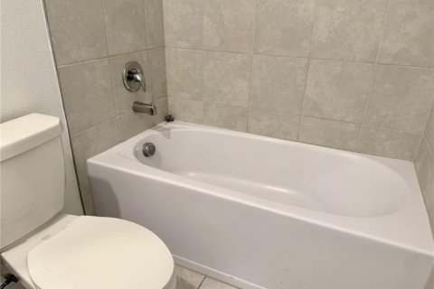 Adosado en alquiler en Kissimmee, Florida, 3 dormitorios, 166.57 m2 № 1883328 - foto 26