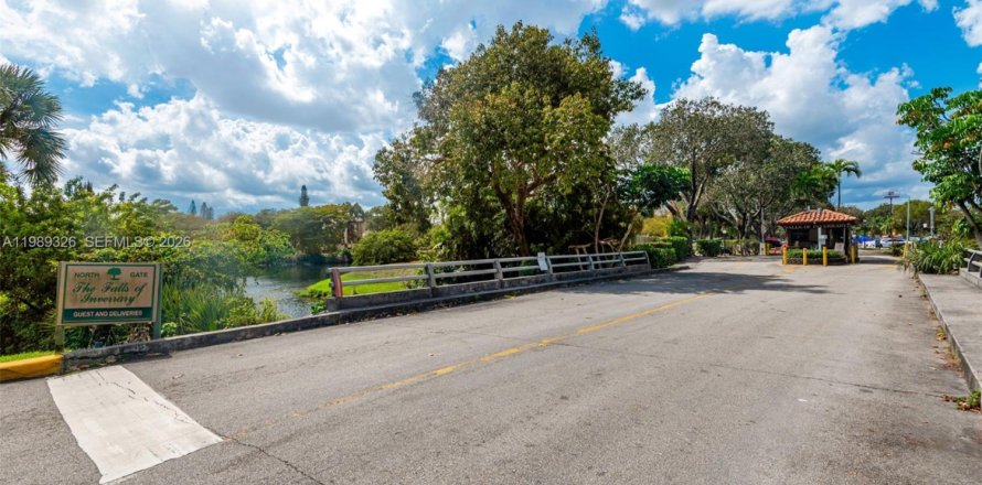 Кондоминиум с 2 спальнями в Лодерхилл, Флорида № 2058799