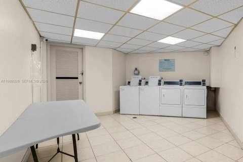 Снять в аренду кондоминиум в Лодерхилл, Флорида 2 спальни, № 2058799 - фото 9