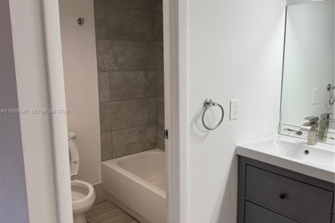 Снять в аренду кондоминиум в Лодерхилл, Флорида 2 спальни, № 2058799 - фото 27