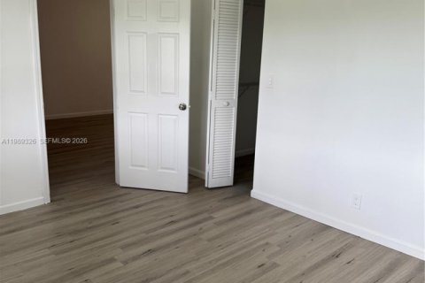 Снять в аренду кондоминиум в Лодерхилл, Флорида 2 спальни, № 2058799 - фото 24