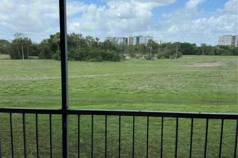 Снять в аренду кондоминиум в Лодерхилл, Флорида 2 спальни, № 2058799 - фото 18