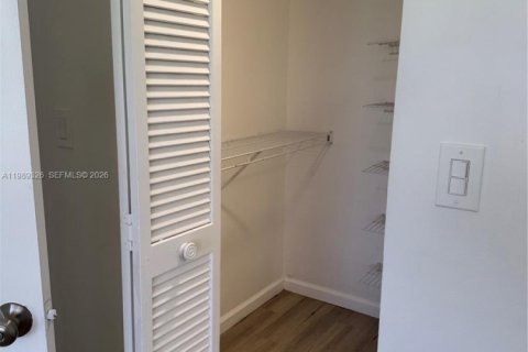 Снять в аренду кондоминиум в Лодерхилл, Флорида 2 спальни, № 2058799 - фото 30