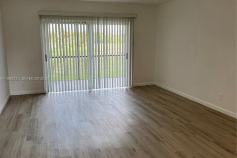 Снять в аренду кондоминиум в Лодерхилл, Флорида 2 спальни, № 2058799 - фото 13