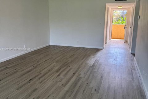 Снять в аренду кондоминиум в Лодерхилл, Флорида 2 спальни, № 2058799 - фото 12