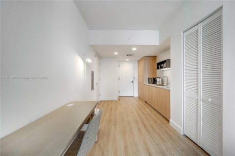 Copropriété à louer à Miami, Floride: 33.63 m2 № 1944517 - photo 12
