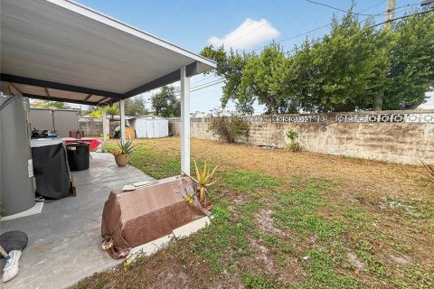 House in Tampa, Florida 3 bedrooms, 127.28 sq.m. № 1910095 - photo 22