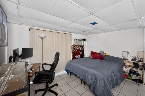 House in Tampa, Florida 3 bedrooms, 127.28 sq.m. № 1910095 - photo 18