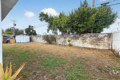 House in Tampa, Florida 3 bedrooms, 127.28 sq.m. № 1910095 - photo 23