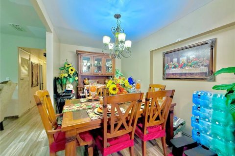Villa ou maison à vendre à Tampa, Floride: 3 chambres, 127.28 m2 № 1910095 - photo 4