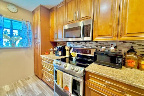 Villa ou maison à vendre à Tampa, Floride: 3 chambres, 127.28 m2 № 1910095 - photo 7