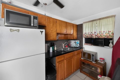 House in Tampa, Florida 3 bedrooms, 127.28 sq.m. № 1910095 - photo 17