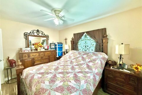 Villa ou maison à vendre à Tampa, Floride: 3 chambres, 127.28 m2 № 1910095 - photo 9