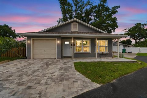 Villa ou maison à Palm Harbor, Floride 3 chambres, 98.48 m2 № 2377683