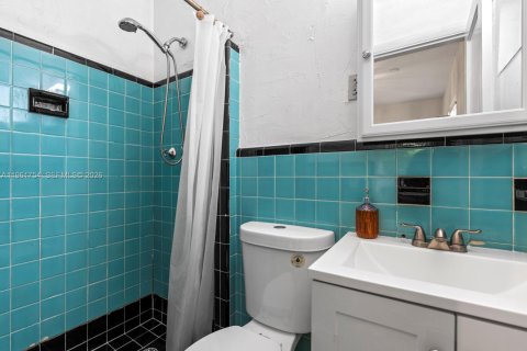 Снять в аренду виллу или дом в Майами-Спрингс, Флорида 3 спальни, 91.04м2, № 2024633 - фото 16