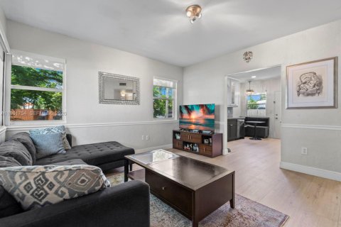 Дом в Майами-Спрингс, Флорида 3 спальни, 91.04м2 № 2024633