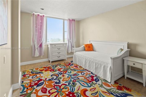 Condo in Hollywood, Florida, 2 bedrooms  № 1716074 - photo 7