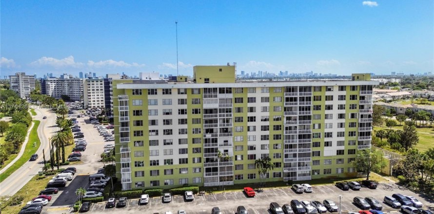 Condo in Hollywood, Florida, 2 bedrooms № 1716074