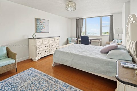 Condo in Hollywood, Florida, 2 bedrooms  № 1716074 - photo 10