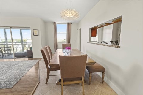 Condo in Hollywood, Florida, 2 bedrooms  № 1716074 - photo 26