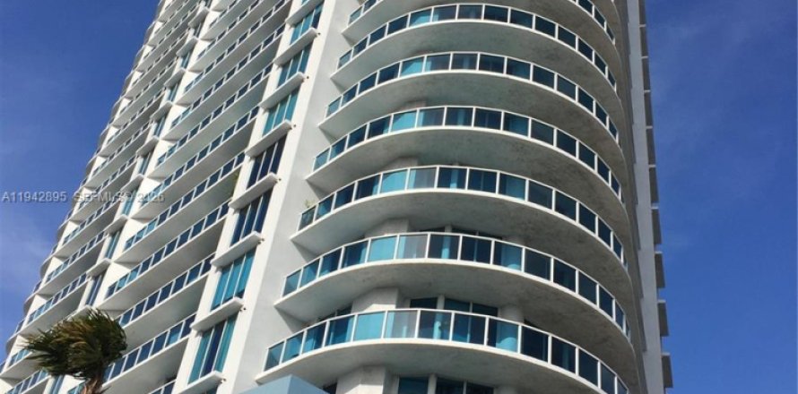 Condo à North Bay Village, Floride, 2 chambres  № 1999224