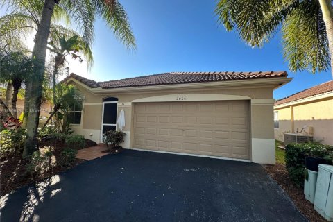 Villa ou maison à vendre à Weston, Floride: 3 chambres, 140.93 m2 № 1963580 - photo 2