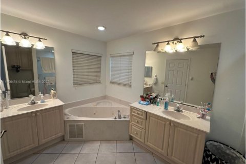 Villa ou maison à vendre à Weston, Floride: 3 chambres, 140.93 m2 № 1963580 - photo 16