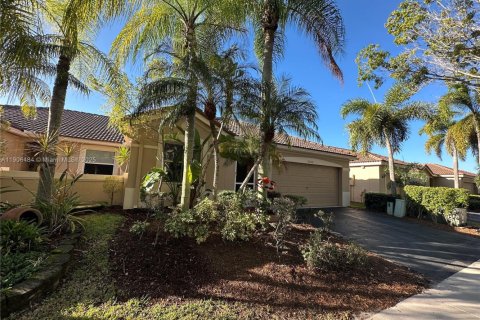 Villa ou maison à vendre à Weston, Floride: 3 chambres, 140.93 m2 № 1963580 - photo 3