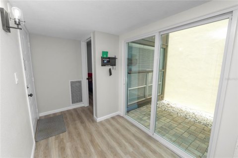 Купить кондоминиум в Лейкленд, Флорида 9 комнат, 162.58м2, № 2224972 - фото 25