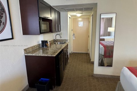 Copropriété à vendre à Sunny Isles Beach, Floride: 39.02 m2 № 1922523 - photo 17