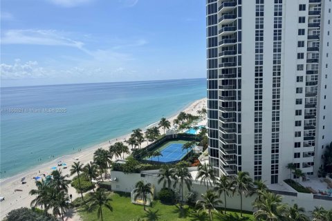 Condominio en venta en Sunny Isles Beach, Florida, 39.02 m2 № 1922523 - foto 21
