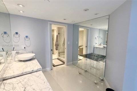 Copropriété à louer à Aventura, Floride: 3 chambres, 237.83 m2 № 2414557 - photo 13
