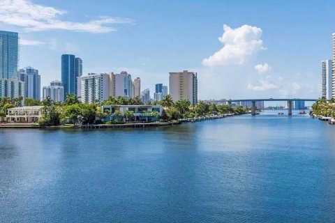 Copropriété à louer à Aventura, Floride: 3 chambres, 237.83 m2 № 2414557 - photo 27