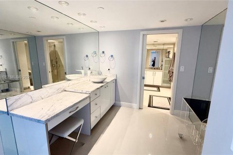 Copropriété à louer à Aventura, Floride: 3 chambres, 237.83 m2 № 2414557 - photo 14