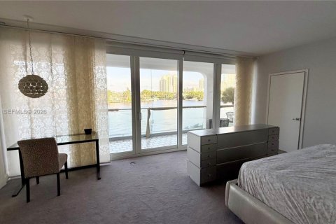 Copropriété à louer à Aventura, Floride: 3 chambres, 237.83 m2 № 2414557 - photo 8