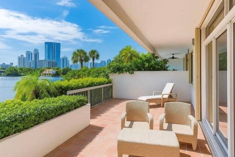 Copropriété à louer à Aventura, Floride: 3 chambres, 237.83 m2 № 2414557 - photo 20