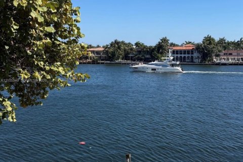 Copropriété à louer à Aventura, Floride: 3 chambres, 237.83 m2 № 2414557 - photo 9