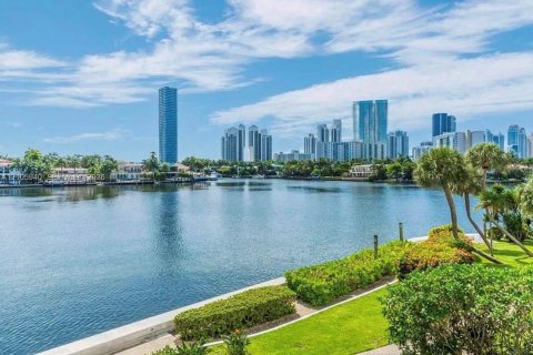 Copropriété à louer à Aventura, Floride: 3 chambres, 237.83 m2 № 2414557 - photo 23