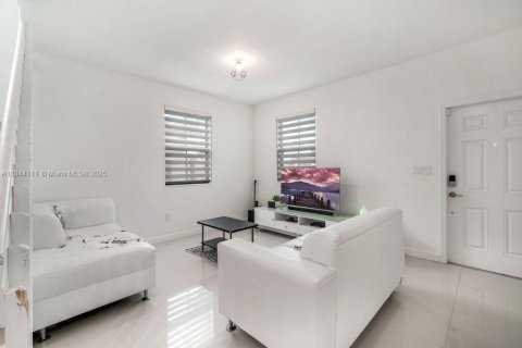 Купить виллу или дом в Майами, Флорида 5 спален, 294.5м2, № 2038065 - фото 5