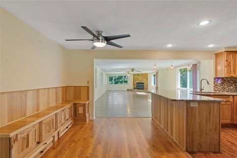 House in Hudson, Florida 3 bedrooms, 193.14 sq.m. № 2430328 - photo 10