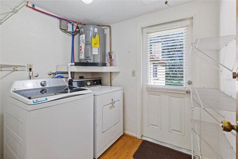 House in Hudson, Florida 3 bedrooms, 193.14 sq.m. № 2430328 - photo 28