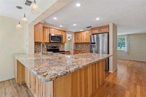 House in Hudson, Florida 3 bedrooms, 193.14 sq.m. № 2430328 - photo 7