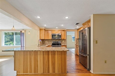 House in Hudson, Florida 3 bedrooms, 193.14 sq.m. № 2430328 - photo 8