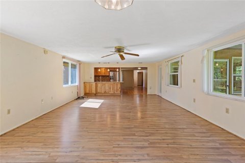 House in Hudson, Florida 3 bedrooms, 193.14 sq.m. № 2430328 - photo 16