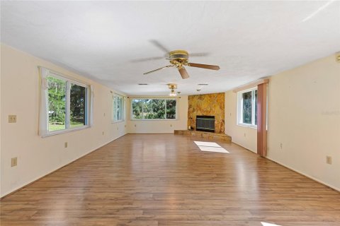 House in Hudson, Florida 3 bedrooms, 193.14 sq.m. № 2430328 - photo 14