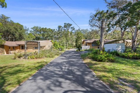 House in Hudson, Florida 3 bedrooms, 193.14 sq.m. № 2430328 - photo 4