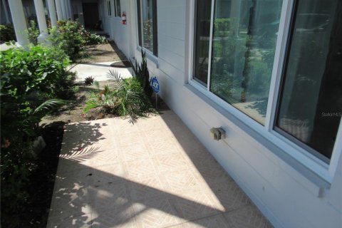 Copropriété à louer à Clearwater, Floride: 2 chambres, 130.06 m2 № 2109629 - photo 3